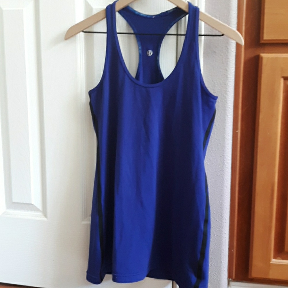 Lululemon workout top
